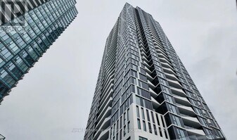 25 Wellington St S in Kitchener, ON - Building Photo