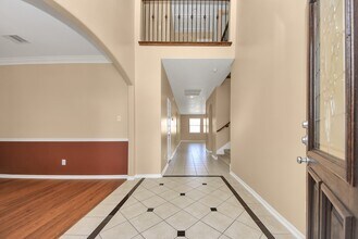 704 Harvard Pointe Dr in League City, TX - Foto de edificio - Building Photo