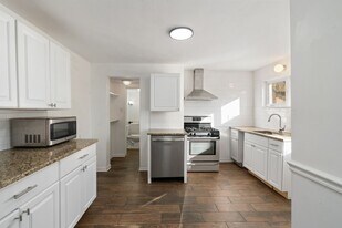 1823 Harcum Wy in Pittsburgh, PA - Building Photo