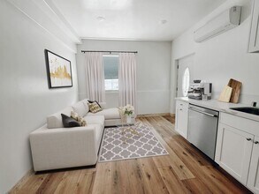 618 Sunset Dr in Oceanside, CA - Building Photo - Building Photo