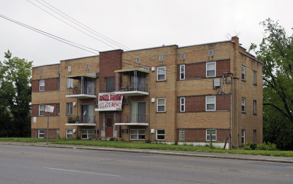 2150 Harrison Ave in Cincinnati, OH - Foto de edificio