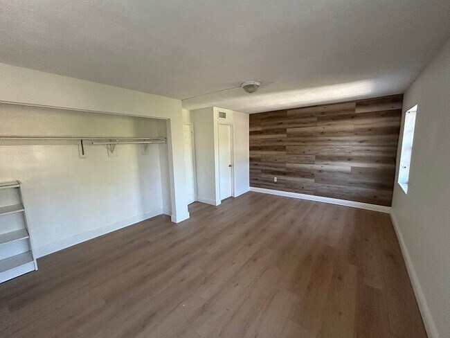 2759 NW 198th Ter in Miami Gardens, FL - Foto de edificio - Building Photo