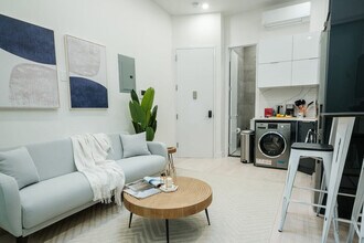 317 E 78th St in New York, NY - Building Photo - Building Photo