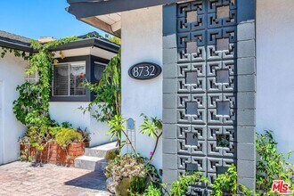 8732 Villanova Ave in Los Angeles, CA - Building Photo - Building Photo