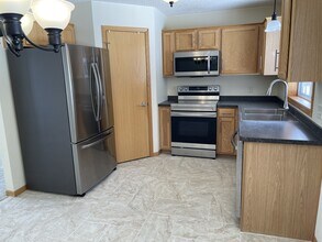 958 Hewitt Blvd in Red Wing, MN - Building Photo - Building Photo