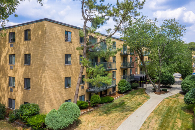 SoMa in Mattapan, MA - Foto de edificio - Building Photo