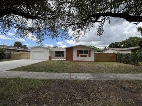 9060 SW 53rd St in Cooper City, FL - Building Photo - Building Photo