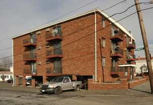 1235 N Shore Rd Apartments