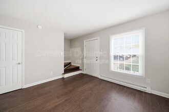 325 S Gardner Ave in Charlotte, NC - Building Photo - Building Photo