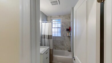 14 Glenville Ave, Unit 12A in Boston, MA - Building Photo - Building Photo