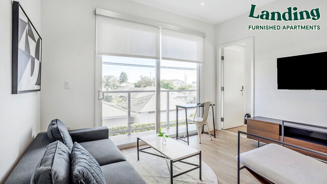 8820 Belford Ave-Unit -2182.1291261 in Los Angeles, CA - Foto de edificio - Building Photo