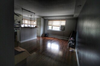 700 W Bittersweet Pl in Chicago, IL - Building Photo - Building Photo