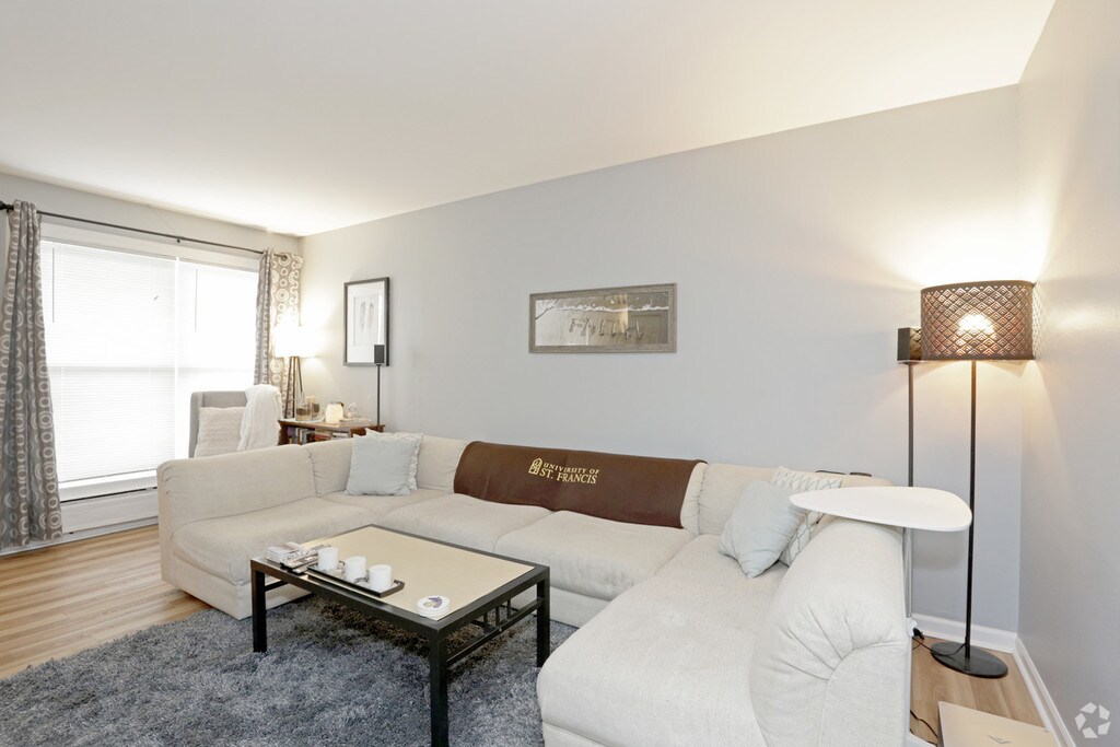 Parkside Apartments in Glen Ellyn, IL