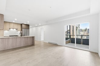 19577-19577 65b Ave in Surrey, BC - Building Photo - Building Photo