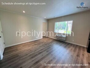 239 NE Lincoln St in Hillsboro, OR - Building Photo - Building Photo