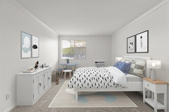Yarrowood Highlands in Bellevue, WA - Building Photo - Building Photo