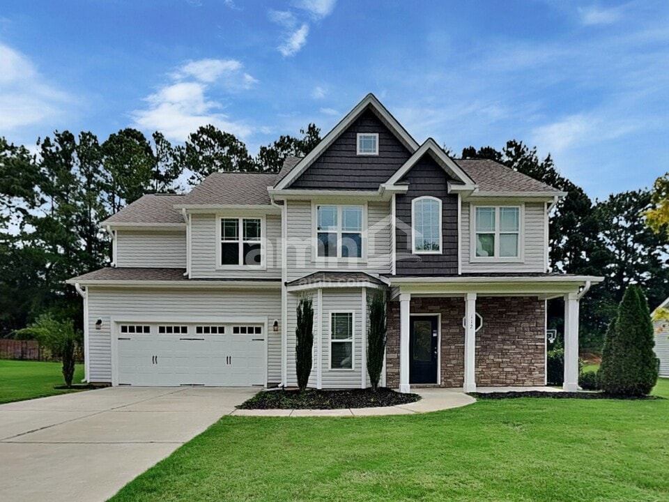 112 White Ash Ln in Youngsville, NC - Foto de edificio
