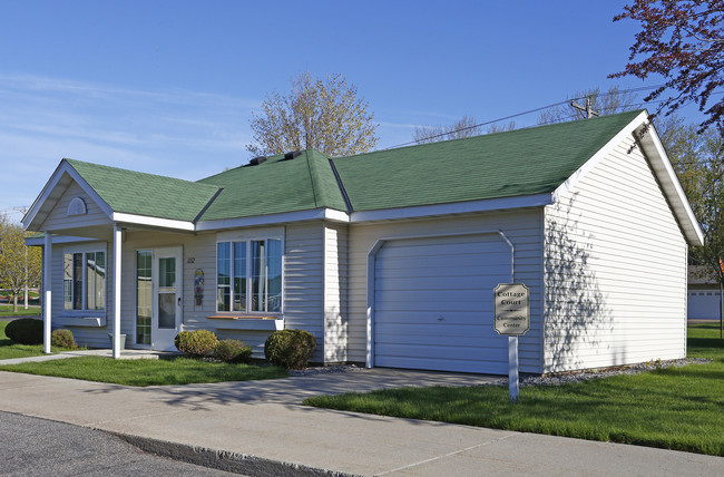 Cottage Court in Cold Spring, MN - Building Photo - Building Photo