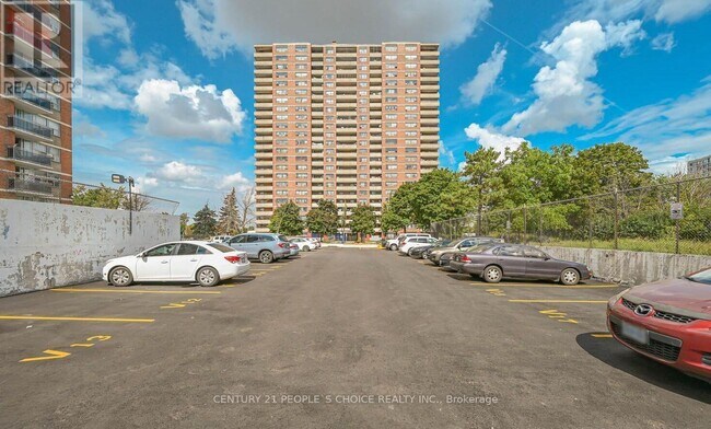 2645 Kipling Ave in Toronto, ON - Building Photo - Building Photo