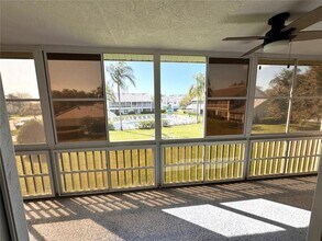 6629 Pineview Terrace, Unit 5-20 in Bradenton, FL - Foto de edificio - Building Photo