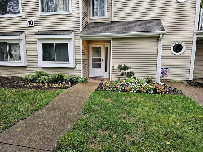 property at 25 Sweetgum Ln