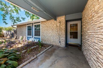 1202 Wroxton Way in Round Rock, TX - Building Photo - Building Photo