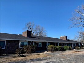 14897 Dutchmans Dr in Rogers, AR - Building Photo