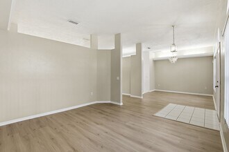 1429 NW 98th Terrace in Gainesville, FL - Building Photo - Building Photo