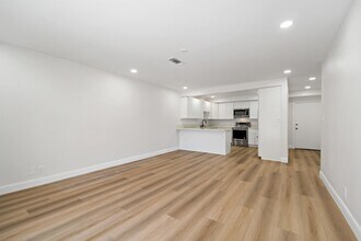 1360 Shadow Lane114 M in Murrieta, CA - Building Photo - Building Photo