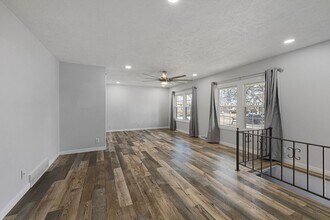 6424 S 149th Ave in Omaha, NE - Building Photo - Building Photo