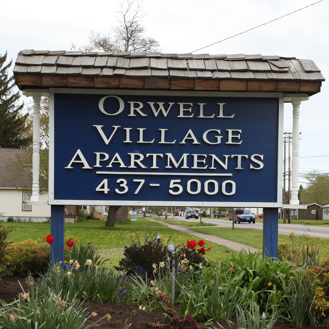 Orwell Village Apartments in Orwell, OH - Foto de edificio - Building Photo