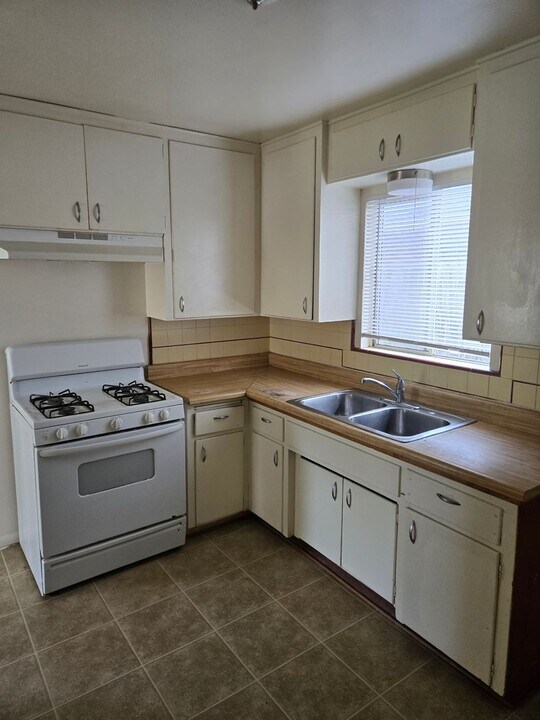 61-67 Ocean View Ave in Grover Beach, CA - Building Photo