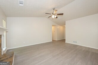 2270 Village Dr in Covington, GA - Building Photo - Building Photo