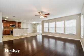 3889 Marsh Bluff Dr in Jacksonville, FL - Foto de edificio - Building Photo