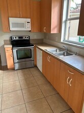 1008 NE 39th Ave in Homestead, FL - Building Photo - Building Photo