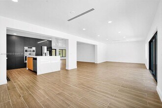 10618 NE 11th Ave in Miami Shores, FL - Building Photo - Building Photo