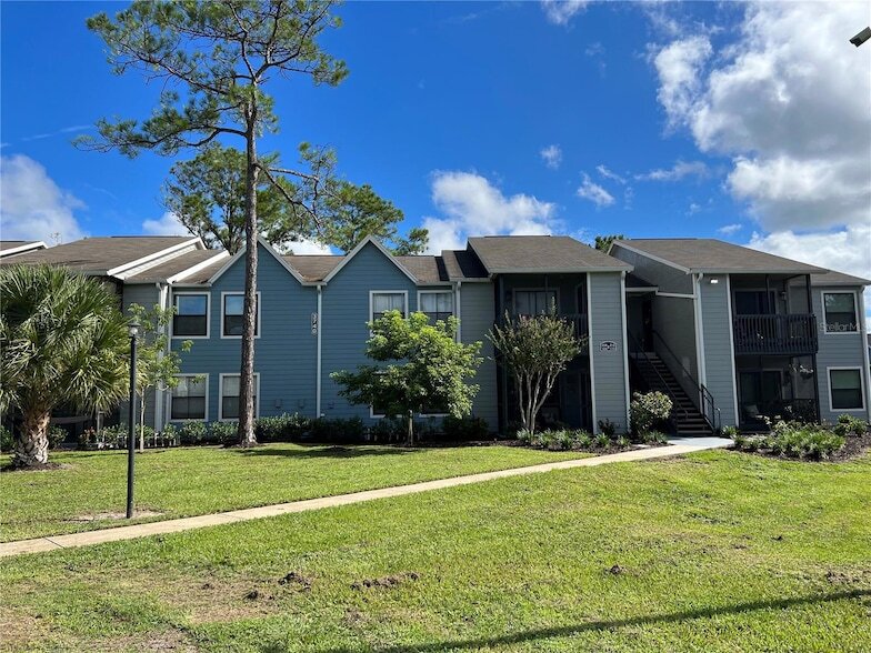 3740 Idlebrook Cir, Unit 202 in Casselberry, FL - Building Photo