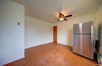 527 Cameron St in Elmont, NY - Building Photo - Building Photo