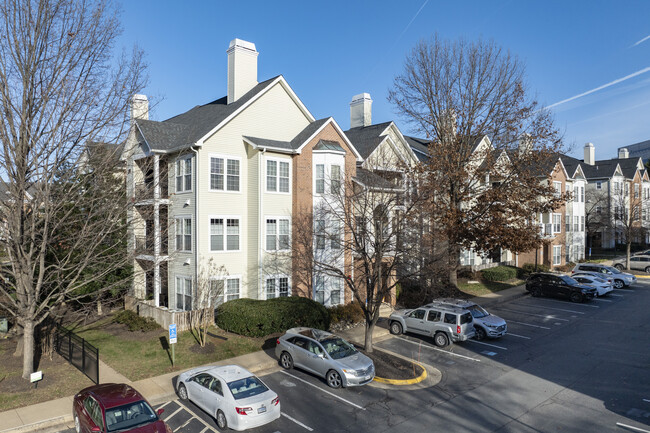 Random Hills Condominium in Fairfax, VA - Building Photo - Building Photo