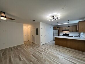 2717 N Arkansas Ave-Unit -3 in Laredo, TX - Building Photo - Building Photo