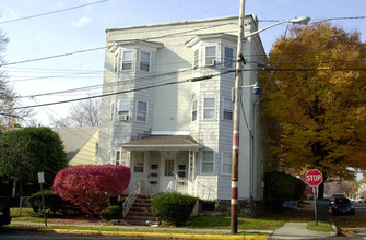 9 Cedar St in Garwood, NJ - Building Photo - Building Photo