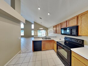 13025 Waterbourne Dr in Gibsonton, FL - Building Photo - Building Photo