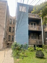 1929 N Humboldt Blvd, Unit 2 in Chicago, IL - Building Photo - Building Photo