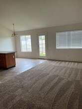 5002 Canyon Peak Dr in Bakersfield, CA - Building Photo - Building Photo