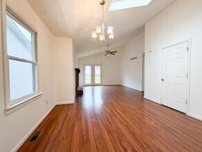 352 Chase Pl in Lexington, KY - Building Photo - Building Photo