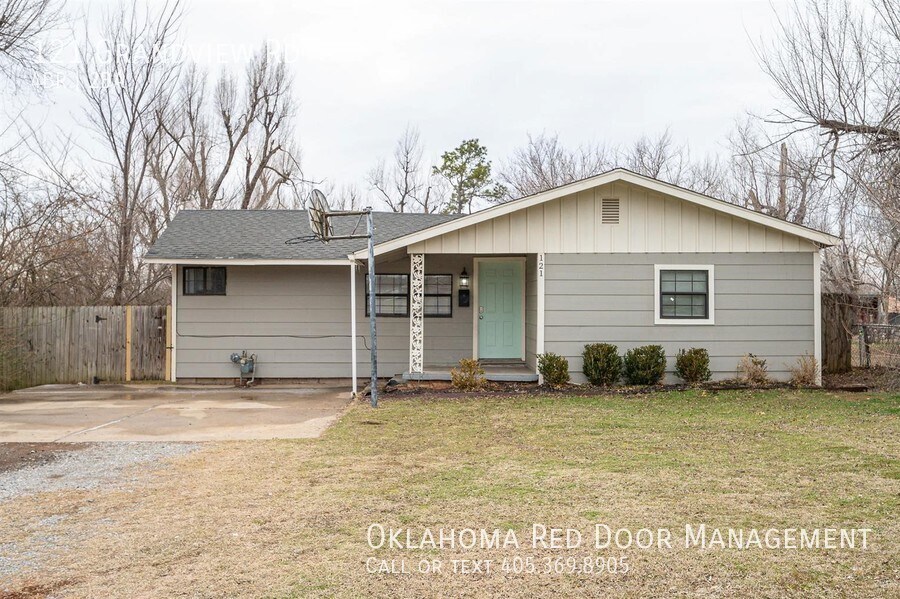 121 Grandview Rd in Midwest City, OK - Building Photo
