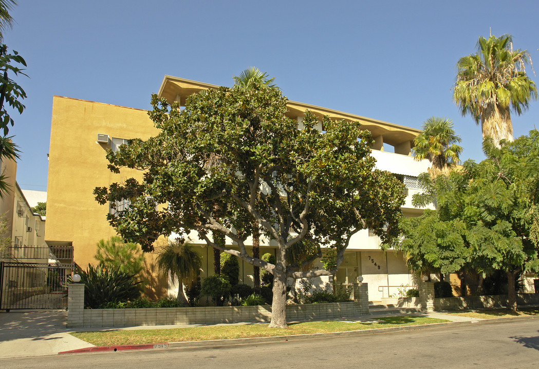 Century Manor Apartments in Los Angeles, CA - Building Photo