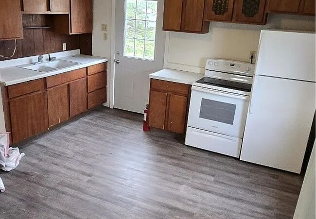 212 Jefferson St, Unit Upper