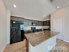 8096 Hind Wy in Jacksonville, FL - Building Photo - Building Photo