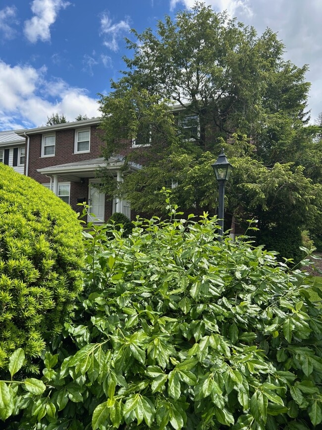 property at 1764 Wedgewood Cmn